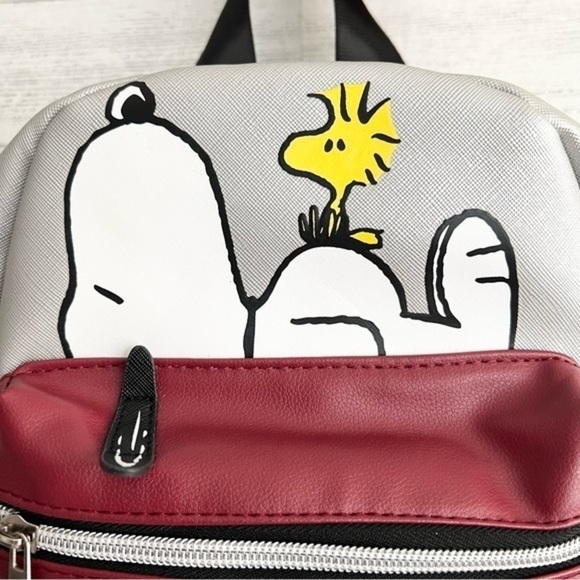 Bioworld Peanuts Snoopy and Woodstock Mini Backpack - Picture 2 of 6
